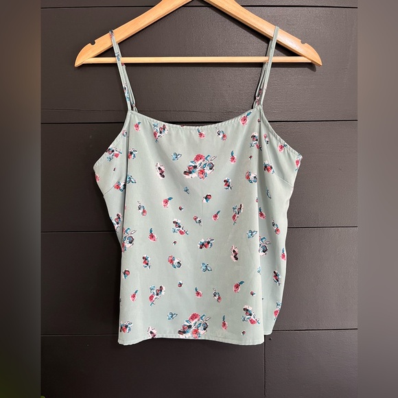 LUSH Floral Silky Sleeveless Shirt Women’s Tank Top Sz M EUC - Picture 1 of 8